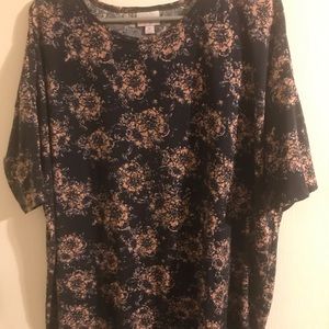 LuLaRoe Irma tunic